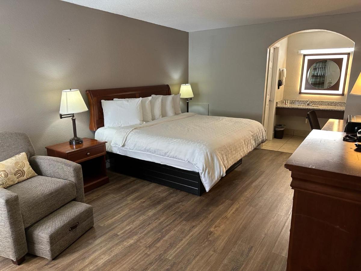 Nation'S Inn Of Wake County - Raleigh Crabtree Экстерьер фото
